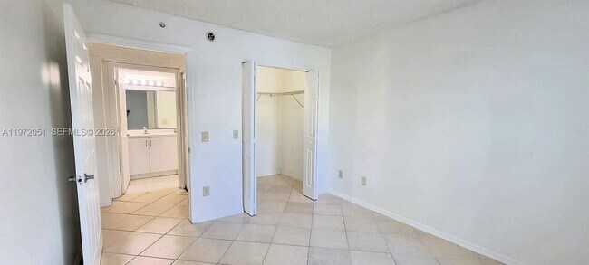 150 NW 96th Ave, Unit 9210 in Pembroke Pines, FL - Foto de edificio - Building Photo
