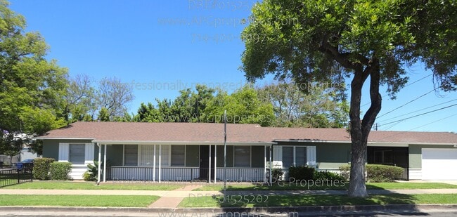 property at 919 W Wilshire Ave