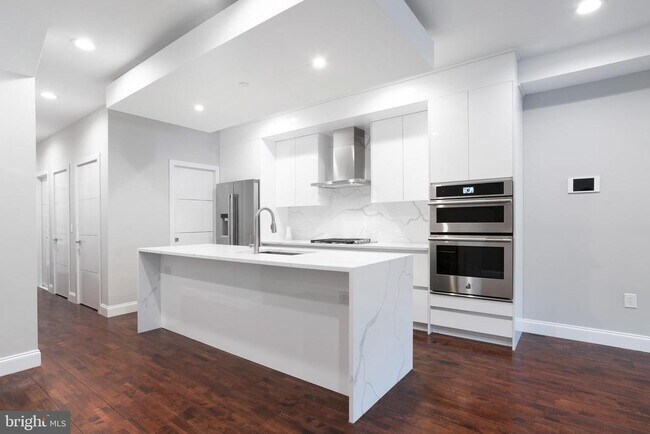 1516 Cambridge St-Unit -1 in Philadelphia, PA - Building Photo - Building Photo