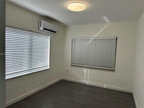 2001 NW Flagler Terrace in Miami, FL - Building Photo - Building Photo