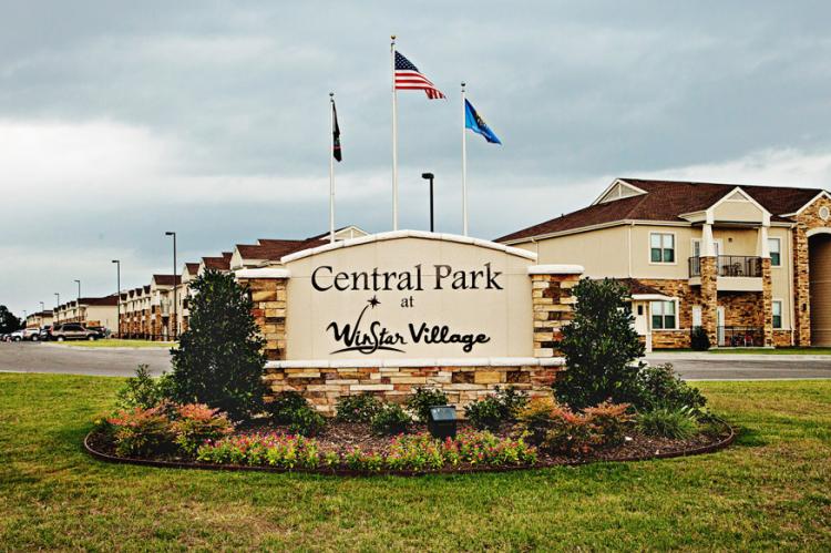 Central Park at Winstar Village Apartments in Thackerville, OK - Foto de edificio