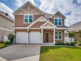 8912 Cranston Ct in Aubrey, TX - Building Photo