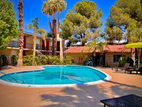 Maryland Park Apartments in Las Vegas, NV - Building Photo - Building Photo