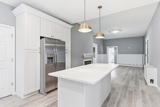 20 McGregor Ave, Unit 1 in Mount Arlington, NJ - Foto de edificio - Building Photo