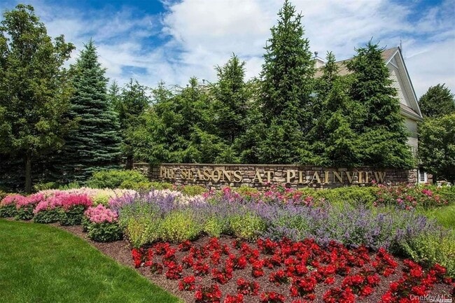 45 Autumn Dr in Plainview, NY - Building Photo - Building Photo