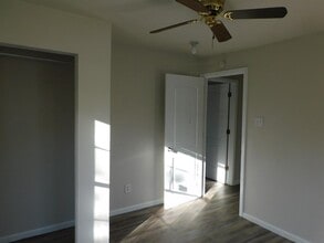 1320 Green St in Lockhart, TX - Building Photo - Building Photo