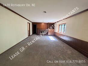 1470 Rothbury Dr NE in Grand Rapids, MI - Building Photo - Building Photo