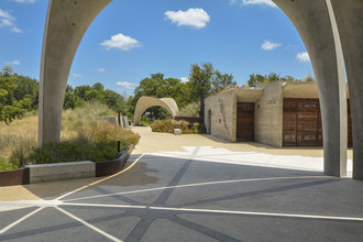 Rio Lofts in San Antonio, TX - Foto de edificio - Building Photo