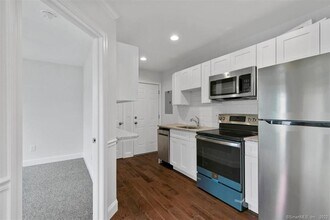 1091 Whalley Ave-Unit -B in New Haven, CT - Building Photo - Building Photo