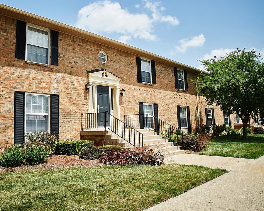 Ashmore Trace in Greenwood, IN - Building Photo