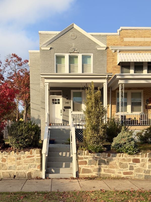 749 Hamilton St NW in Washington, DC - Foto de edificio - Building Photo