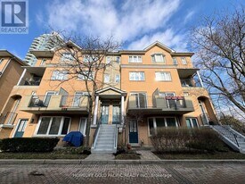 28 Sommerset Way in Toronto, ON - Building Photo