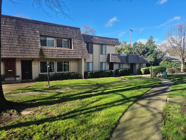 6054 Vía Casitas in Carmichael, CA - Building Photo - Building Photo