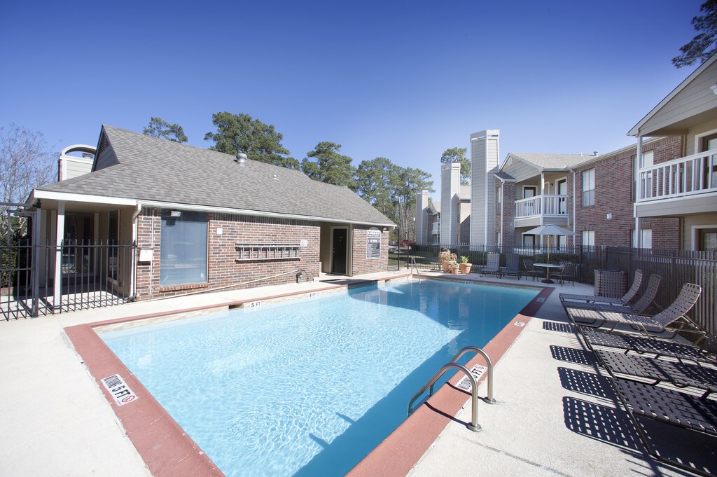 Pine Hills Livingston, TX Apartments