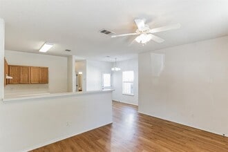 1107 E 3rd St in Georgetown, TX - Building Photo - Building Photo