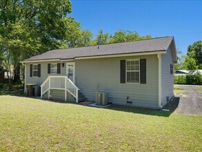 9241 Bearden Rd in Jacksonville, FL - Building Photo - Building Photo
