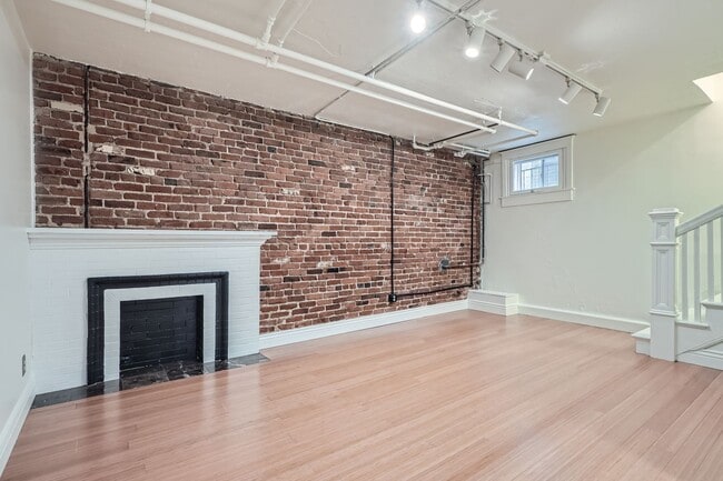 property at 954 N Pearl St