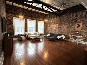 20 W Oglethorpe Ave, Unit C in Savannah, GA - Foto de edificio - Building Photo