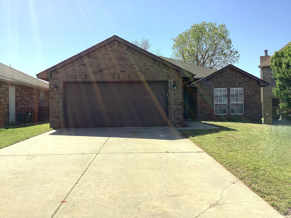 4713 Fawn Run Dr in Yukon, OK - Building Photo