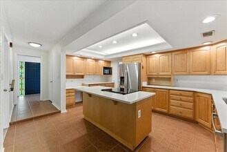 2400 Deloraine Trail in Maitland, FL - Building Photo - Building Photo