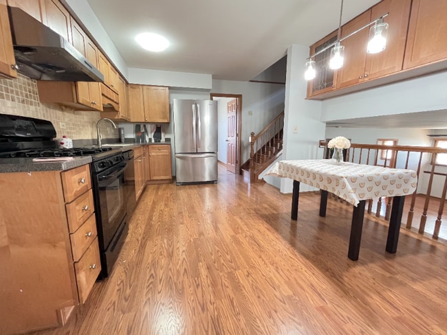 1689 Apple Valley Rd in Bolingbrook, IL - Foto de edificio - Building Photo