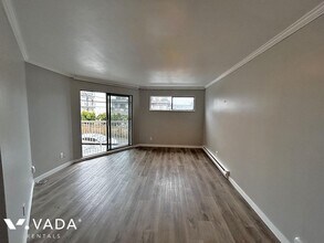 975 E Broadway in Vancouver, BC - Building Photo - Building Photo