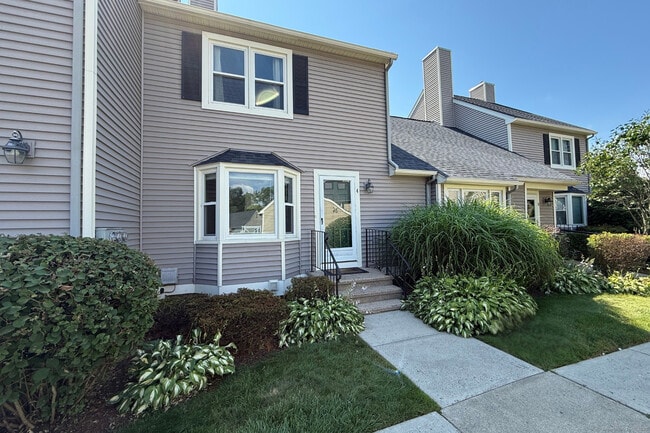 property at 4 Cheltenham Ct