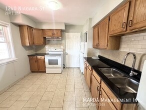 1240 Niagara St in Windsor, ON - Building Photo - Building Photo