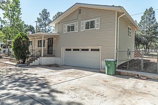 580 N 9th Dr in Show Low, AZ - Building Photo - Building Photo