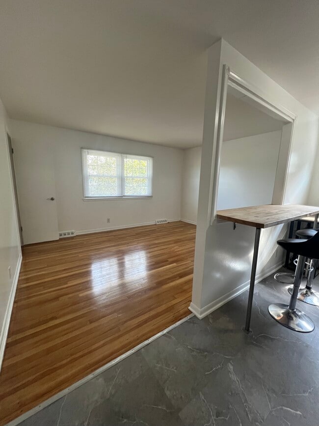 119 W Swain St, Unit Upper East in Elburn, IL - Building Photo - Building Photo