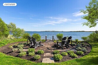 66 Evergreen Ave in East Moriches, NY - Building Photo - Building Photo
