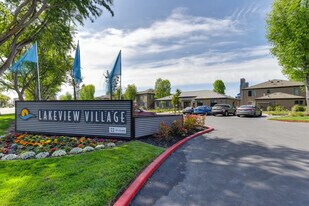 Lakeview Village Apartments in Stockton, CA - Building Photo