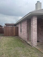 1315 E Brown St in Wylie, TX - Foto de edificio - Building Photo
