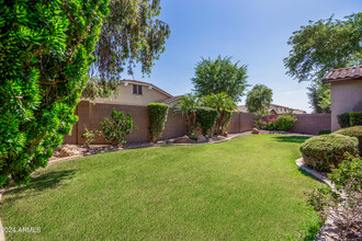 2695 E Rakestraw Ln in Gilbert, AZ - Building Photo - Building Photo