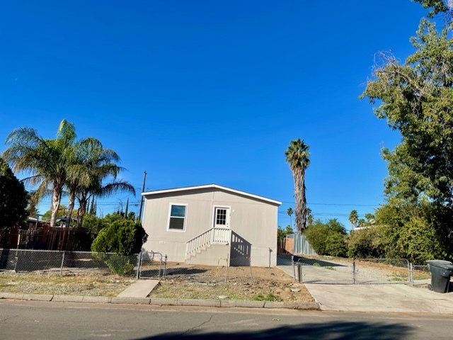 120 Diana St in Perris, CA - Building Photo - Building Photo