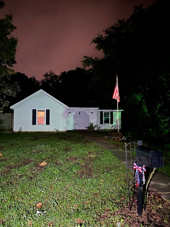 5 Markwood Ln in Jackson, TN - Foto de edificio - Building Photo