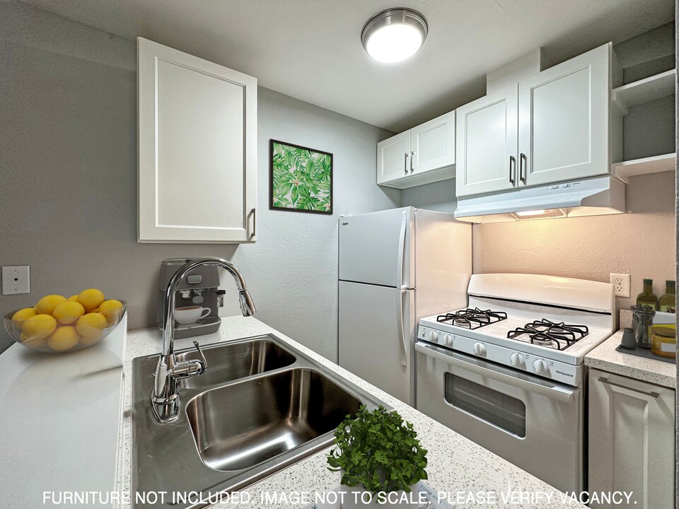 630 N Van Buren in Stockton, CA - Building Photo