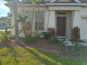 3989 Windcrest Dr in Zephyrhills, FL - Building Photo - Building Photo