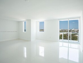 244 Biscayne Blvd, Unit # 1503 in Miami, FL - Building Photo - Building Photo