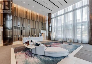 575-1575 Bloor St E in Toronto, ON - Building Photo - Building Photo