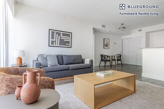 16950 N Bay Rd in Sunny Isles Beach, FL - Building Photo - Building Photo