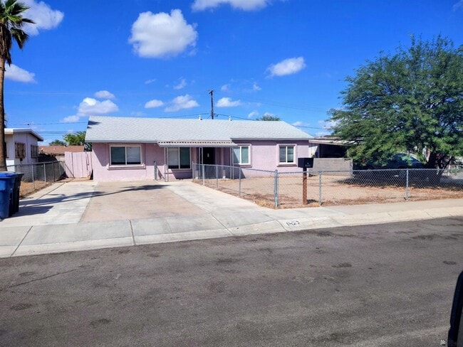 property at 1422 S 9th Ave