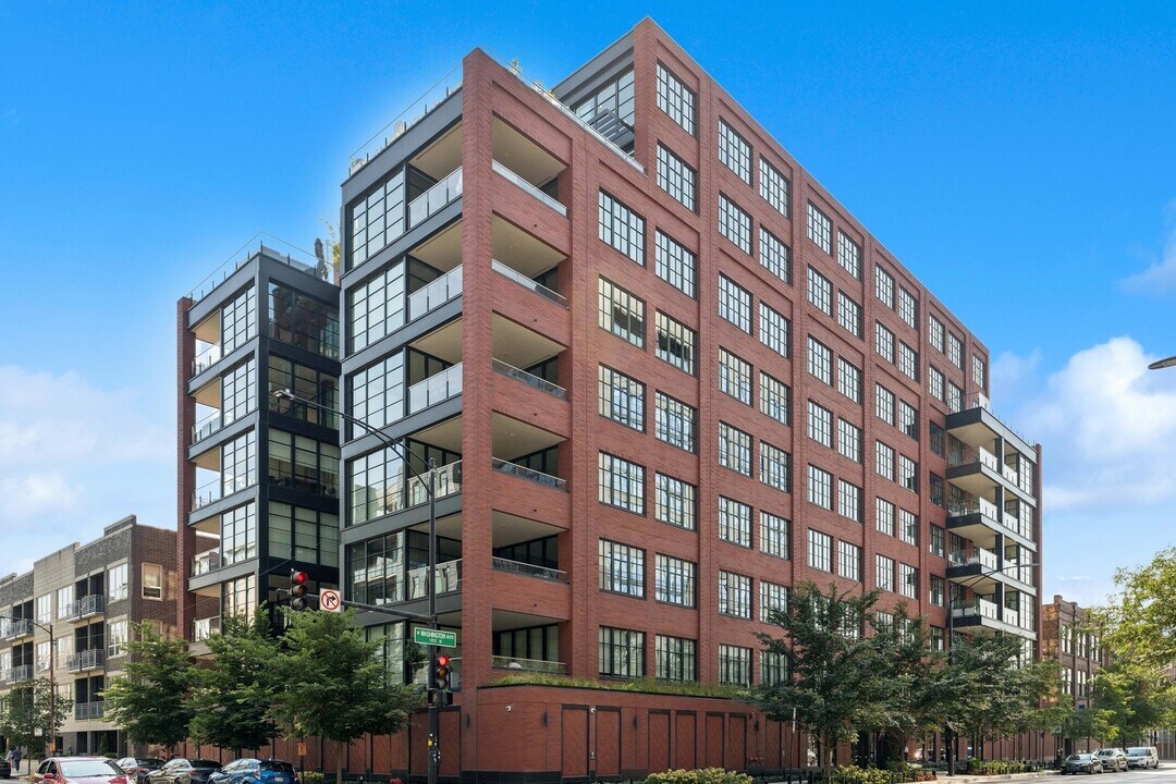 1109 W Washington Blvd in Chicago, IL - Building Photo