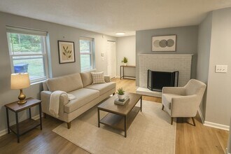 168 Central St in Hudson, NH - Building Photo - Building Photo