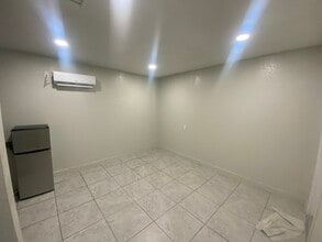 19227 NW 62nd Ave, Unit Studio in Hialeah, FL - Building Photo - Building Photo