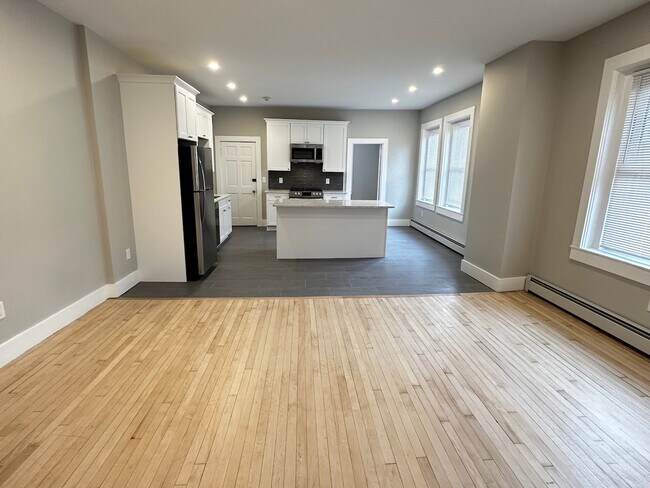 1266 Commonwealth Ave in Boston, MA - Building Photo - Building Photo