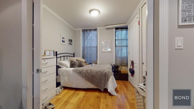 44 Avenue B in New York, NY - Building Photo - Building Photo