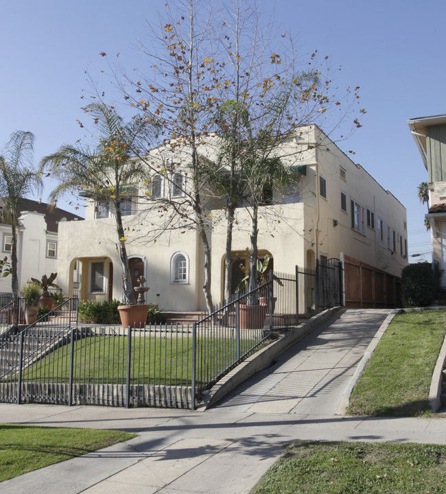 125 N Berendo St in Los Angeles, CA - Building Photo - Building Photo