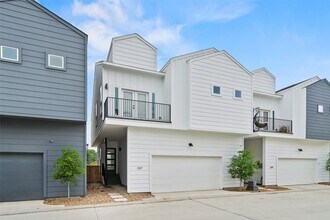 105 Tolima Dove St in Houston, TX - Building Photo - Building Photo