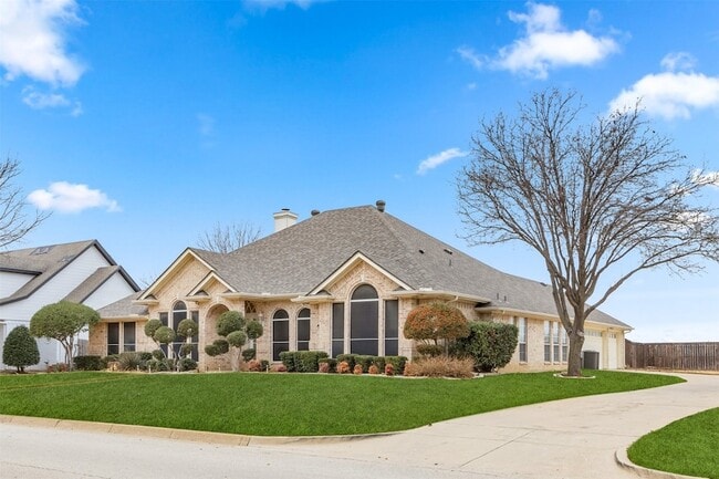 118 W Greenbriar Ln in Colleyville, TX - Building Photo - Building Photo